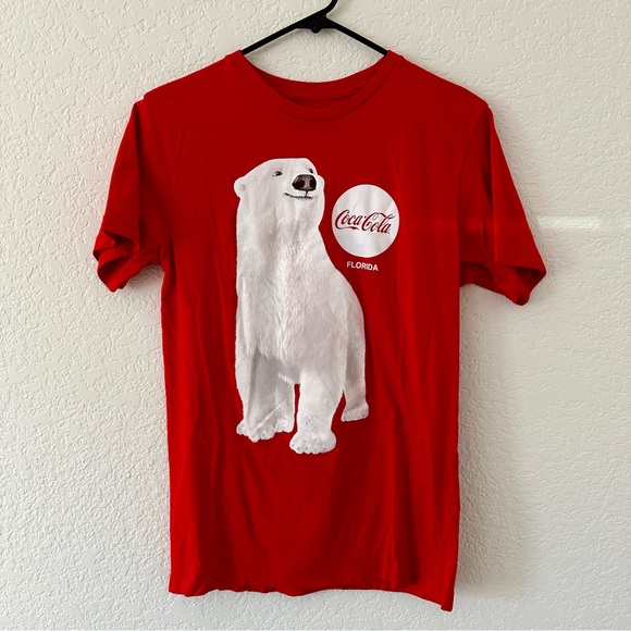 Coca Cola Polar Bear Print Graphic T-shirt - Picture 1 of 2